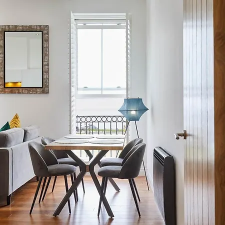 Host & - The Connell