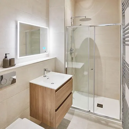 Apartman Host & - The Connell Whitby