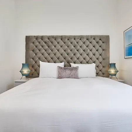 Apartman Host & - The Connell Whitby