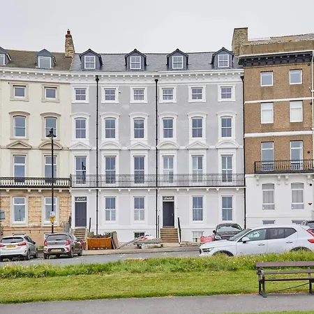 Host & - The Connell Apartman Whitby
